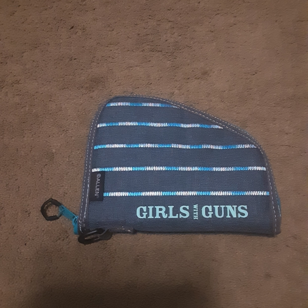 Girls With Guns Pistol Case